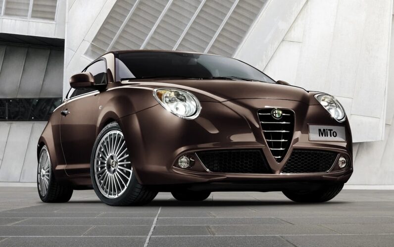 
								Alfa Romeo MiTo completo									