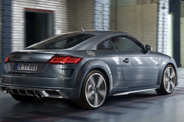 
								Audi TT completo									
