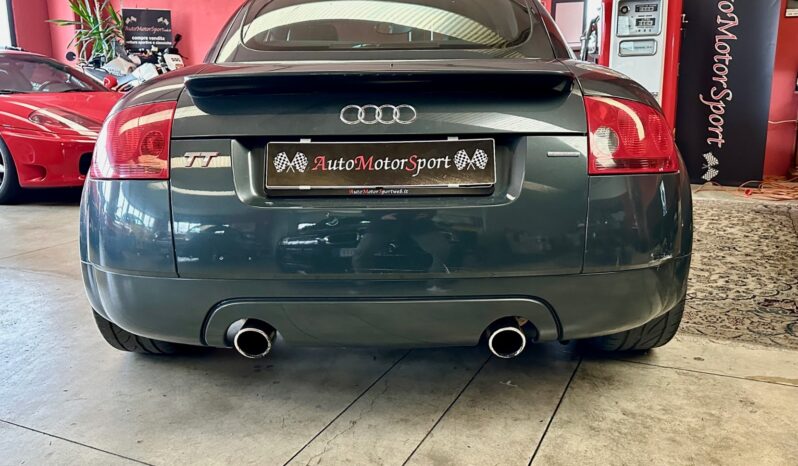 
								Audi TT completo									