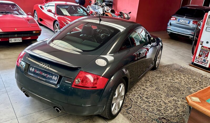 
								Audi TT completo									