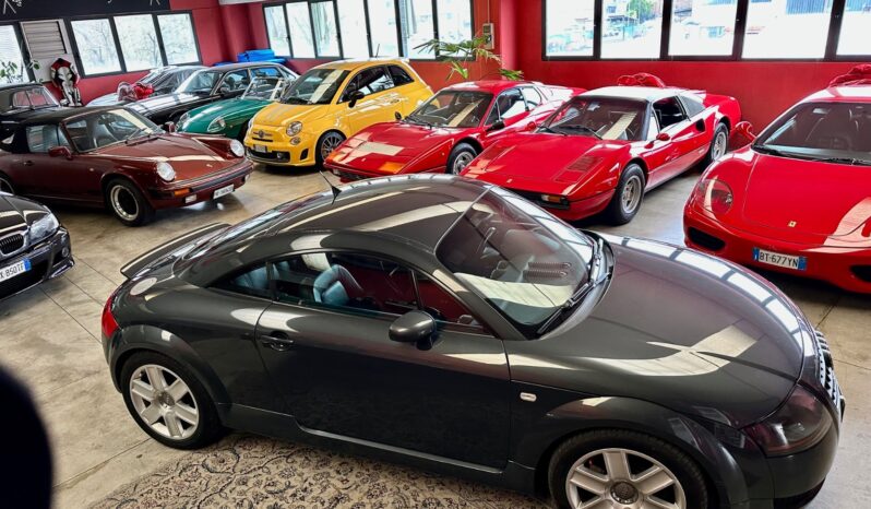 
								Audi TT completo									
