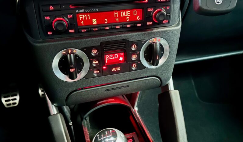 
								Audi TT completo									