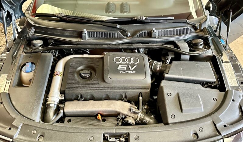
								Audi TT completo									