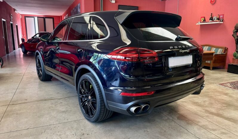 
								Porsche Cayenne completo									