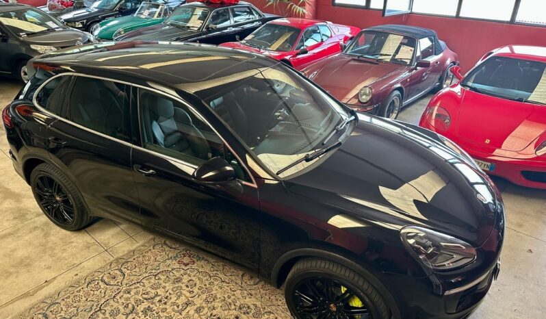 
								Porsche Cayenne completo									