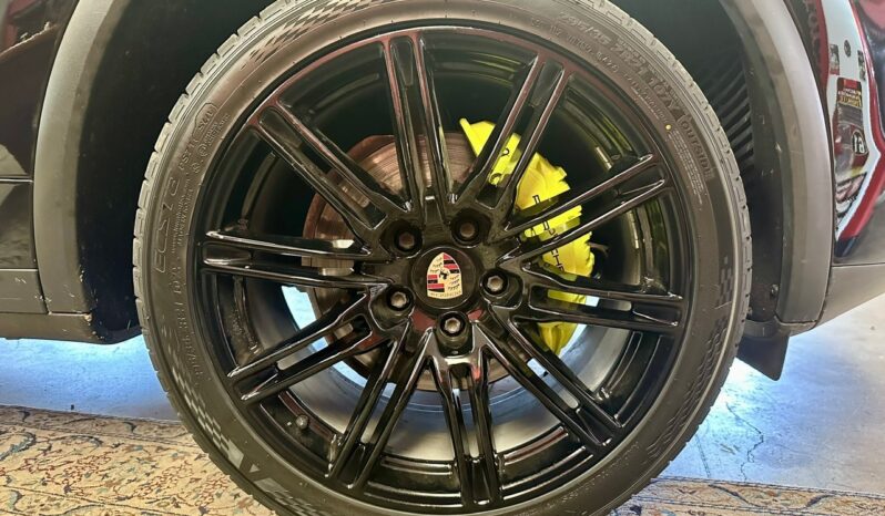 
								Porsche Cayenne completo									
