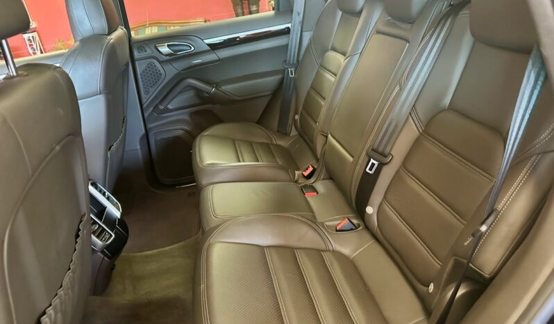 
								Porsche Cayenne completo									