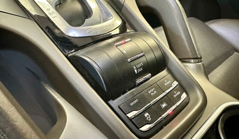 
								Porsche Cayenne completo									