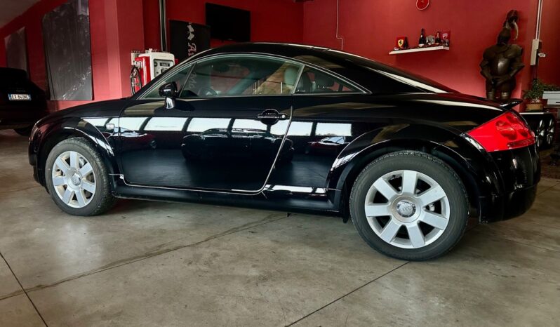 
								Audi TT completo									