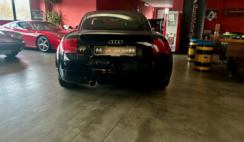 
								Audi TT completo									