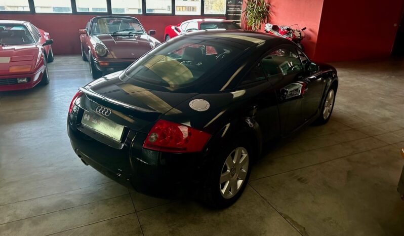 
								Audi TT completo									