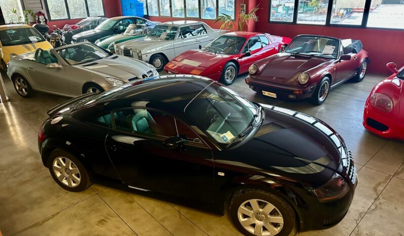 
								Audi TT completo									