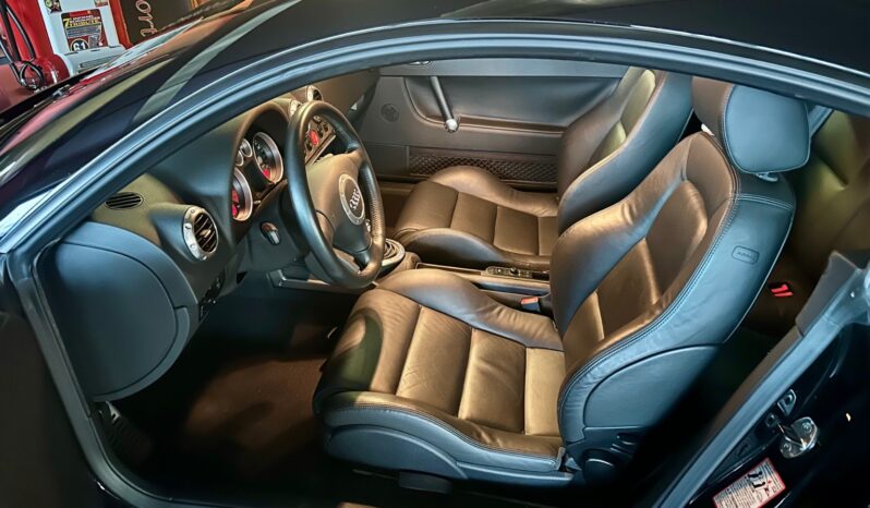 
								Audi TT completo									