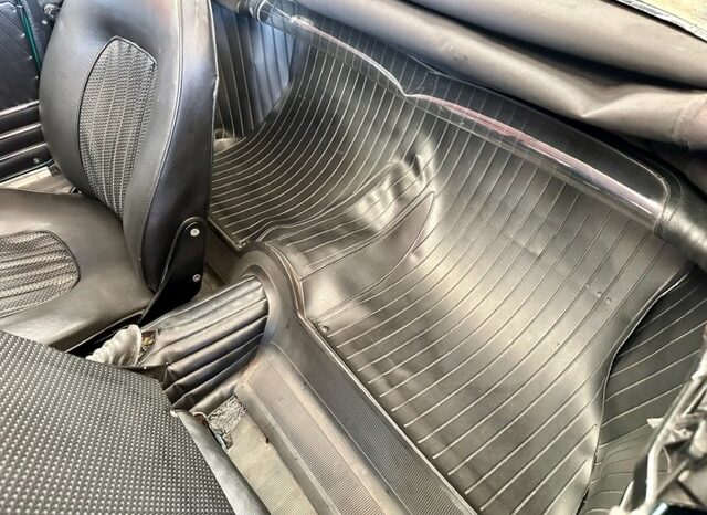 
								Alfa Romeo Spider “Osso di Seppia” completo									