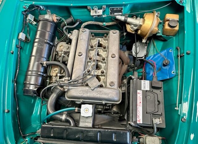 
								Alfa Romeo Spider “Osso di Seppia” completo									