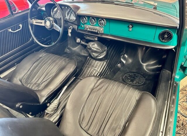 
								Alfa Romeo Spider “Osso di Seppia” completo									