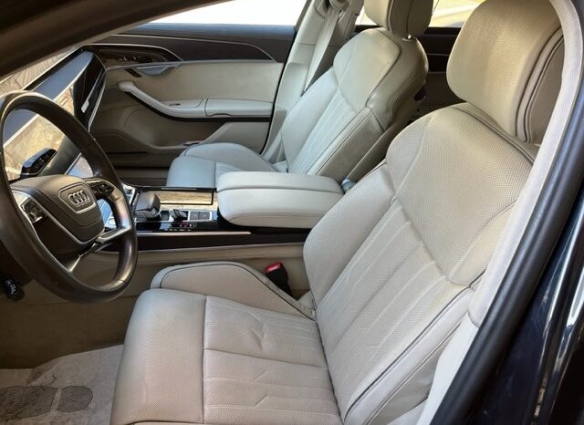 
								Audi A8 completo									