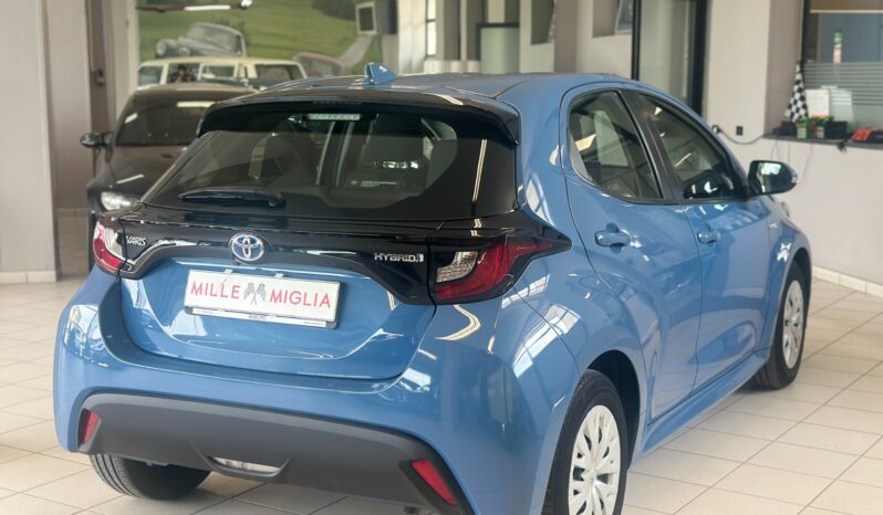 
								Toyota Yaris completo									