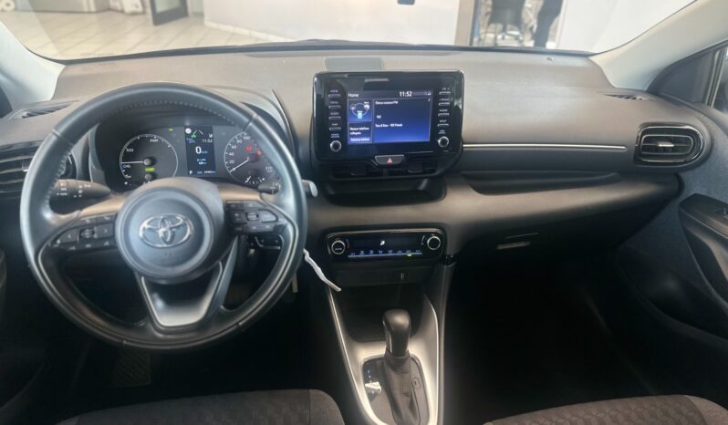 
								Toyota Yaris completo									