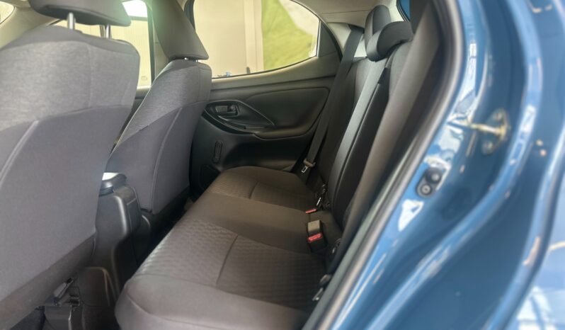 
								Toyota Yaris completo									