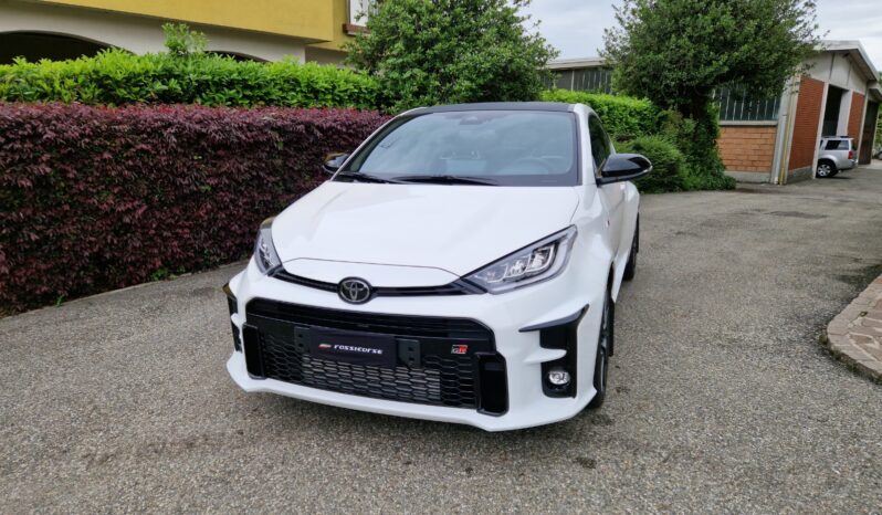
								Toyota Yaris completo									