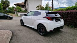 
										Toyota Yaris completo									