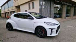 
										Toyota Yaris completo									