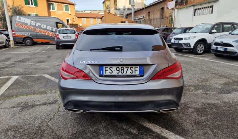 
								Mercedes CLA 200 completo									