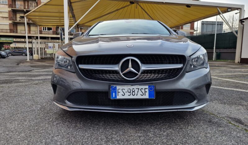 
								Mercedes CLA 200 completo									