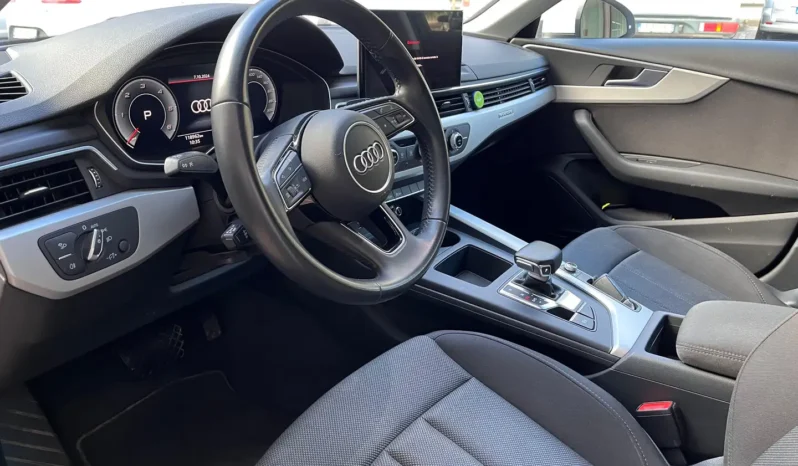 
								Audi A4 Avant 40 completo									