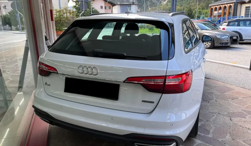 
								Audi A4 Avant 40 completo									
