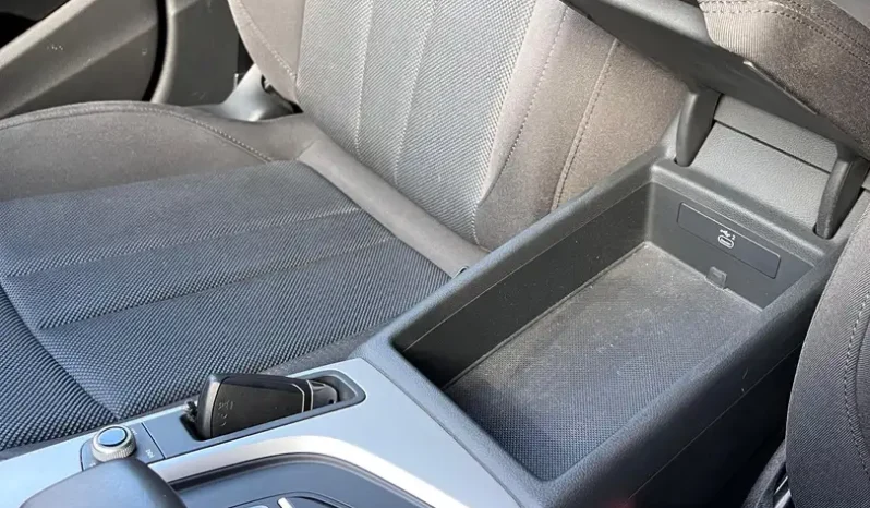 
								Audi A4 Avant 40 completo									