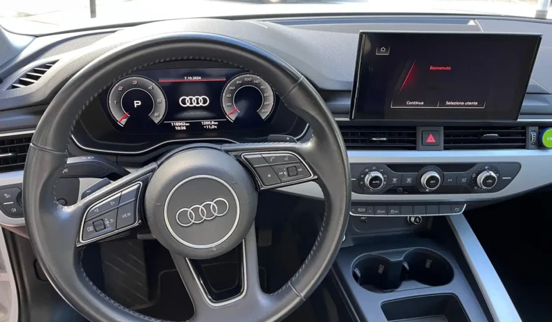 
								Audi A4 Avant 40 completo									
