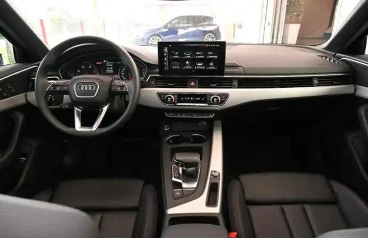 
								Audi A4 Avant 40 TDI S-tronic S-Line Edition completo									