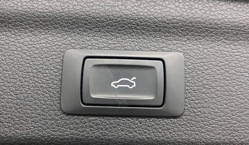 
								Audi Q3 40 2.0 TDI Business completo									