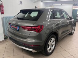 
										Audi Q3 40 2.0 TDI Business completo									