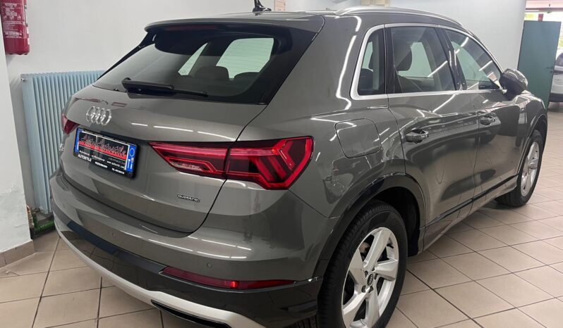 
								Audi Q3 40 2.0 TDI Business completo									