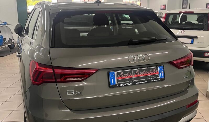 
								Audi Q3 40 2.0 TDI Business completo									