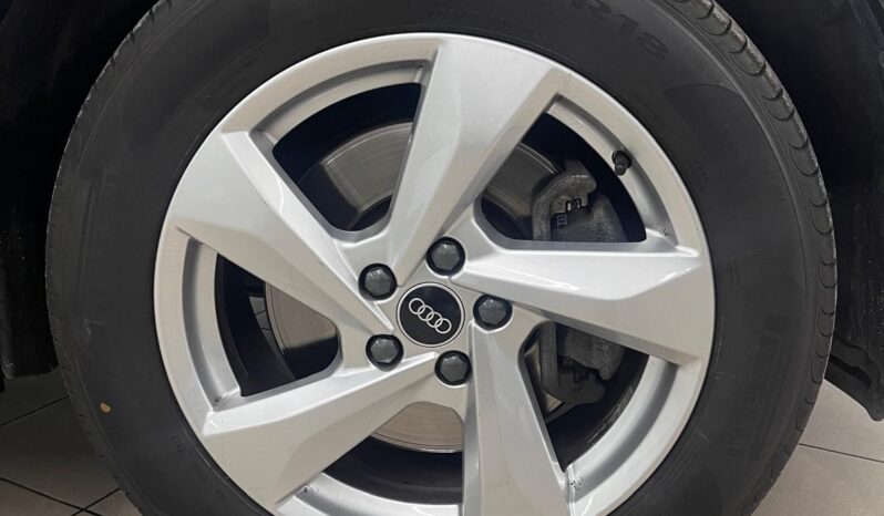 
								Audi Q3 40 2.0 TDI Business completo									