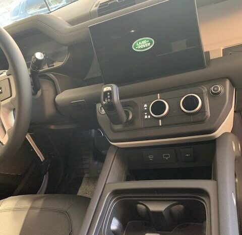 
								LAND ROVER Defender 110 3.0D I6 completo									