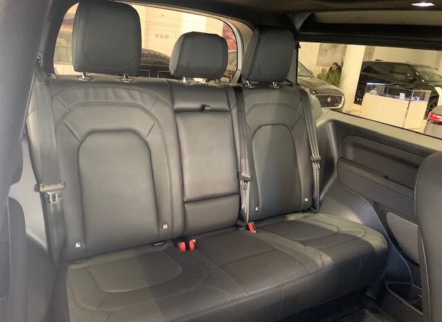 
								LAND ROVER Defender 110 3.0D I6 completo									