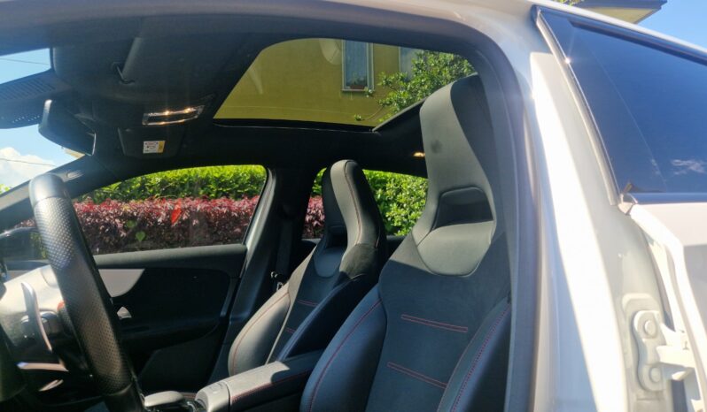 
								Mercedes A 35 AMG completo									