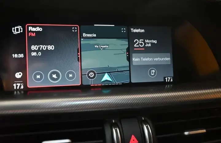 
								Alfa Romeo Stelvio VELOCE 2.2 completo									