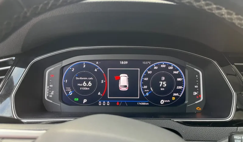 
								Volkswagen Passat Variant completo									