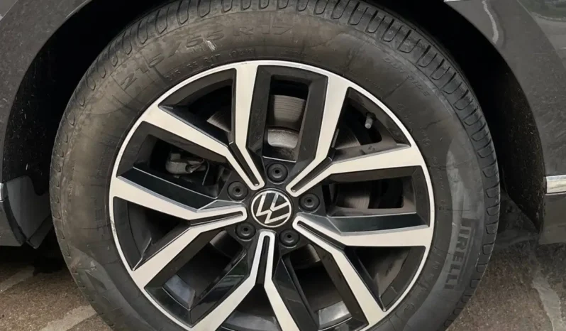 
								Volkswagen Passat Variant completo									