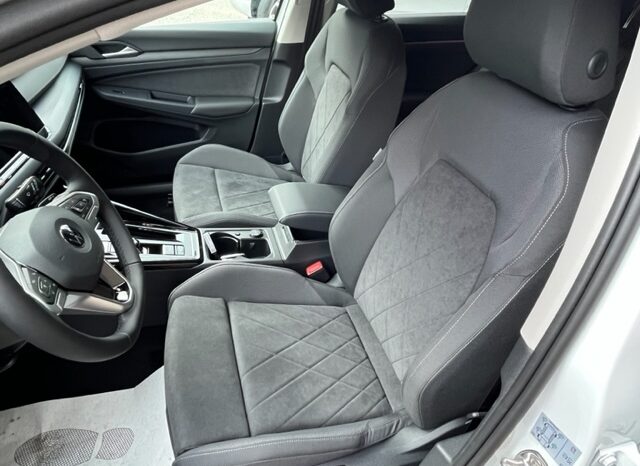 
								Volkswagen Golf 2.0 Tdi Style 116 cv DSG completo									