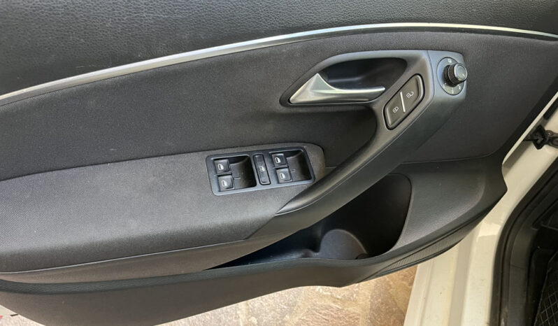 
								Volkswagen Polo Comfortline 1.4 TDI completo									