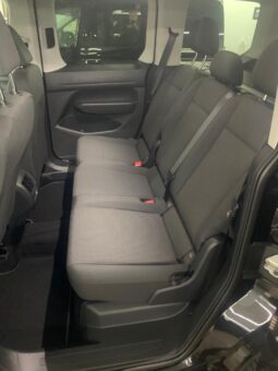 
										Volkswagen Caddy Space 2.0 Tdi completo									