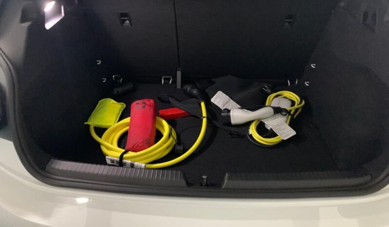 
								Volkswagen ID.3 Pro Performance completo									