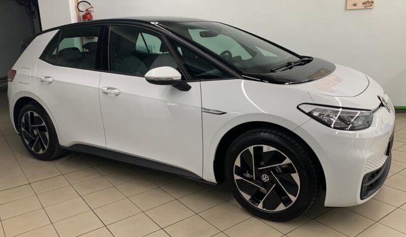 
								Volkswagen ID.3 Pro Performance completo									